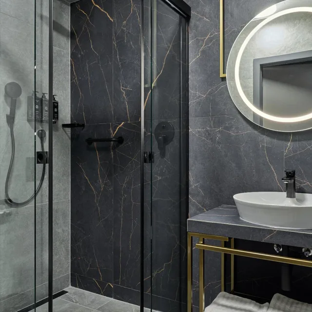 Guest Room, Deluxe, Double Bed, Atrium View, Balcony، Garamond, a Tribute Portfolio Hotel 1/4