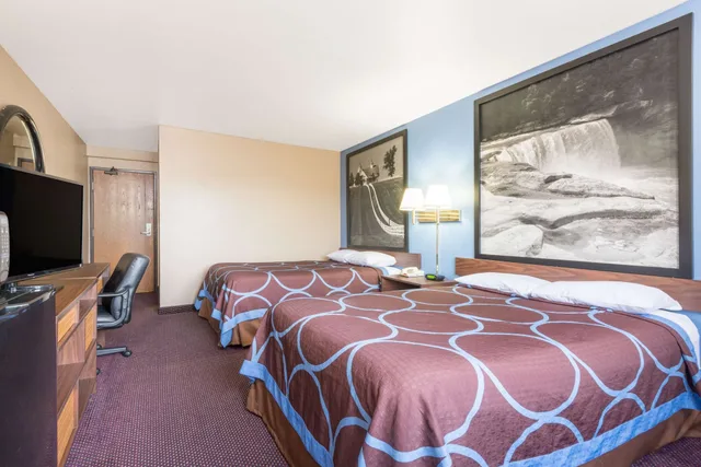 Room, 2 Double Beds, Xl، Super 8 by Wyndham Corbin/London KY 5/9