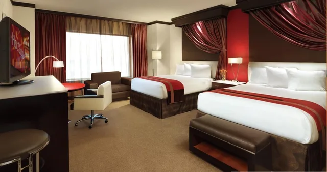Deluxe, 2 Queen Beds, Ameristar Casino Hotel East Chicago 1/2