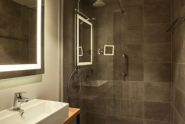 غرفة قياسية بسريرين منفصلين، Radisson Hotel Liege City Centre 2/2