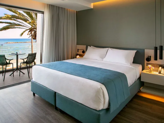 Duplex, Villa، Mercure Larnaca Beach Resort 1/4