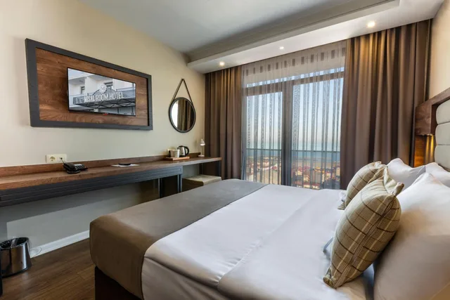 غرفة ديلوكس بسرير كوين بإطلالة على البحر مع أريكة، Misal Hotel Trabzon 1/3