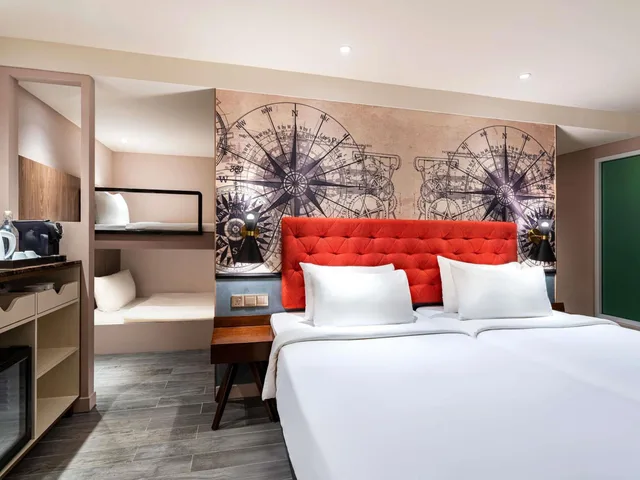 غرفة ديلوكس بسرير كينج وسرير فردي، MERCURE LANGKAWI PANTAI CENANG 6/10