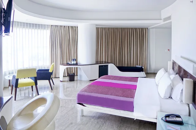 Senior, Executive, King Bed، Sensa Hotel 1/7