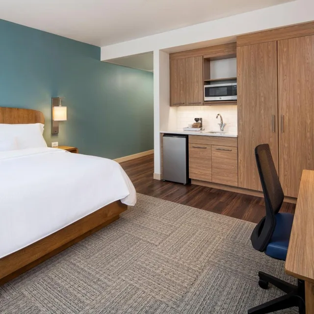 غرفة قياسية بسرير كينج، Element Minneapolis Downtown 2/7