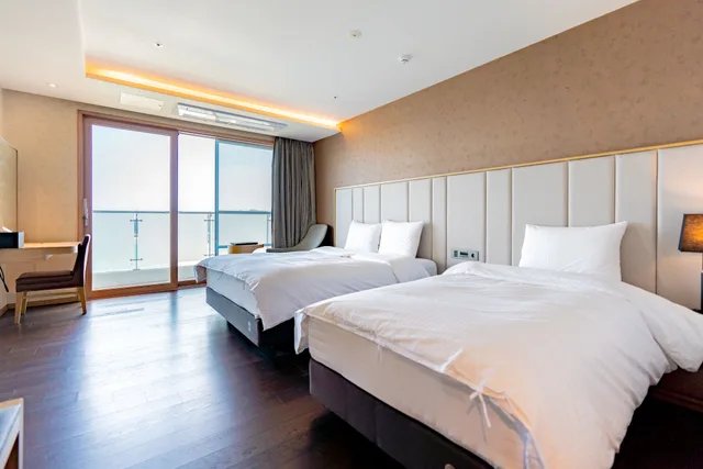غرفة سوبيريور عائلية بسريرين منفصلين وسرير مزدوج وسرير فردي، Sol Beach Samcheok 1/2