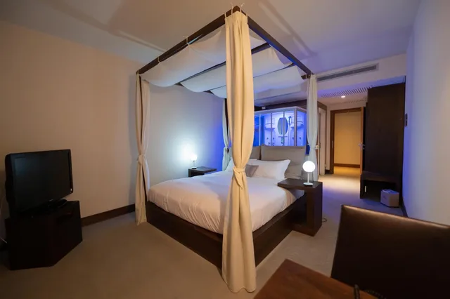 غرفة بريستيج بسرير مزدوج بإطلالة على البحر بجاكوزي، Main Palace Hotel 4/10