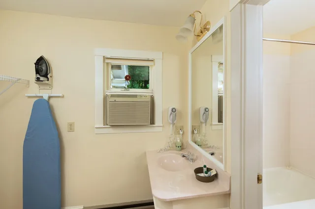 كوخ بسرير كينج مع أريكة، Country Inn At Camden Rockport 5/5