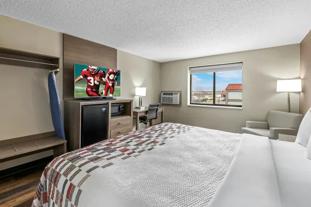 غرفة سوبيريور بسرير كينج، Red Roof Inn Ames 3/6