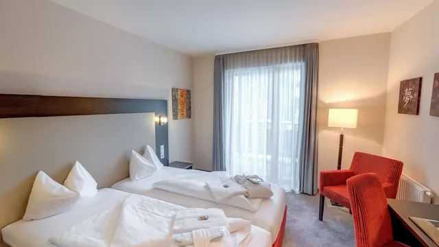 Comfort, Twin Beds, Balcony, Banyan 1/1