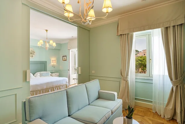 جناح بسرير كينج بشرفة مع أريكة، Manzi Hotel & Spa 4/8