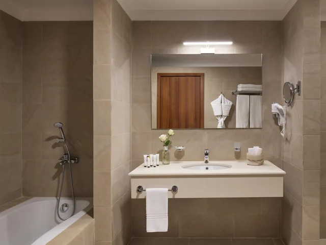 غرفة ديلوكس بسرير كينج، منتجع شادن(Shaden Resort) 4/4
