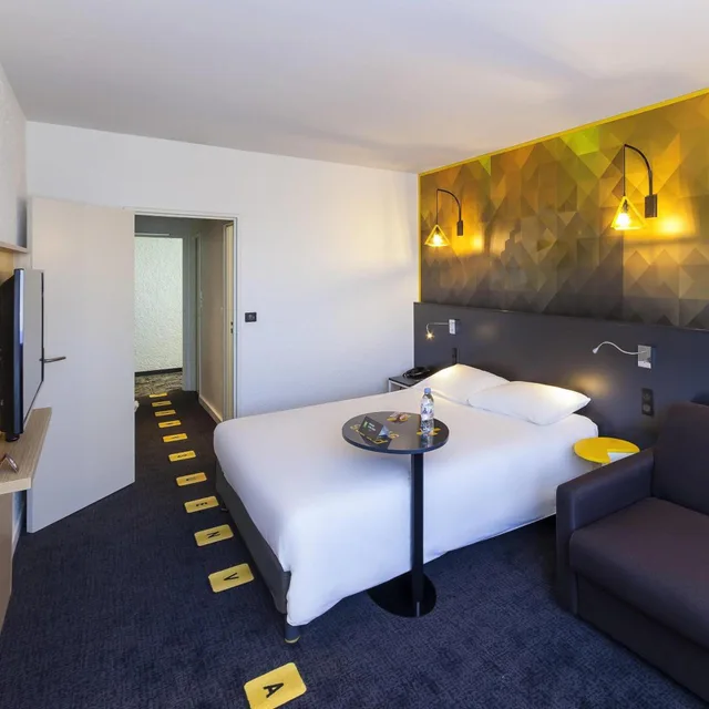 Family, Double Bed, Sofa, ibis Styles Poitiers Nord 2/4