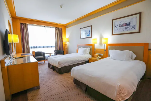 غرفة تنفيذية بسريرين منفصلين للمدخنين، Crowne Plaza Hotel Beirut 4/6