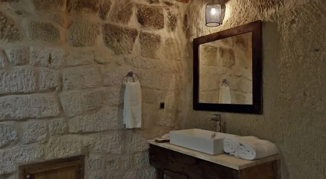 جناح ديلوكس بسرير مزدوج، Mahzen Cave Hotel 1/1