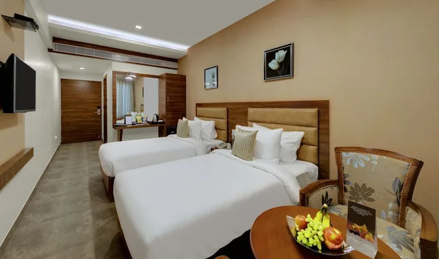 Green, Twin Beds، The Fern Residency Bhuj 2/3