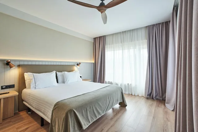 Junior Suite, 1 Double and 2 Queen Beds, Sea View، Gran Hotel del Sella 4/10