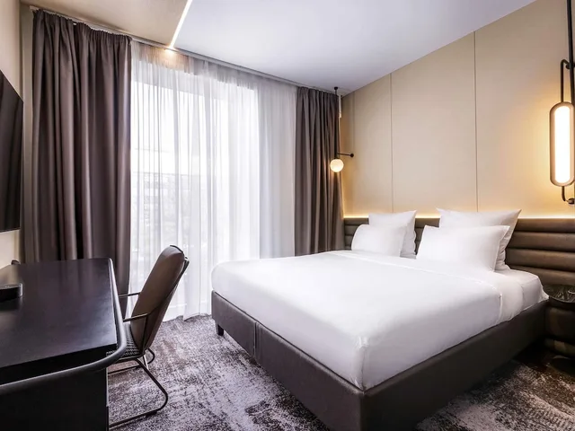 شقة بسرير كينج بغرفتي نوم، Novotel Living Almaty Jetisu 2/3