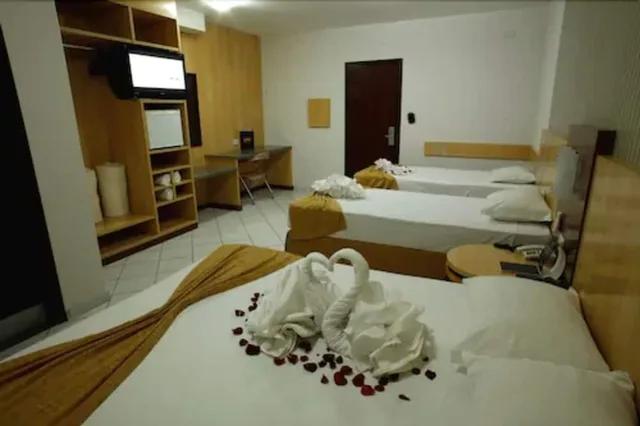 غرفة قياسية ثلاثية بسرير مزدوج وسرير فردي، King Konfort Hotel 1/1