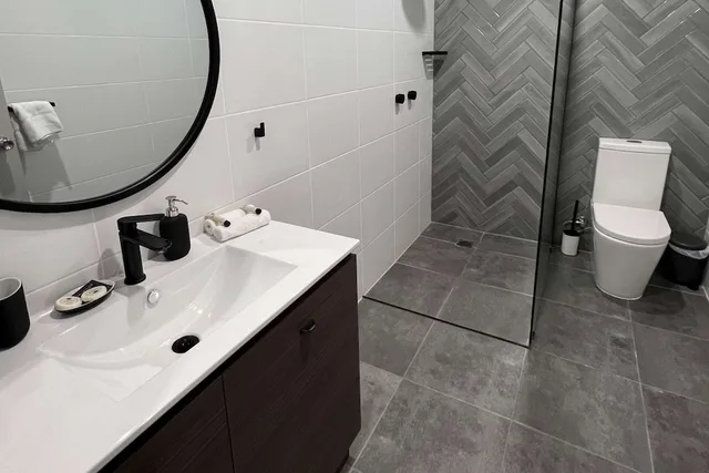 غرفة تنفيذية بسرير كوين، Comfort Inn Centrepoint 5/8