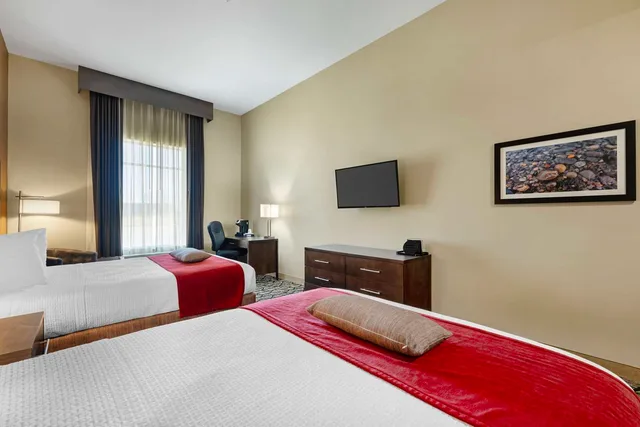 غرفة بسريرين كوين، Best Western Plus Lakeview Hotel 1/6