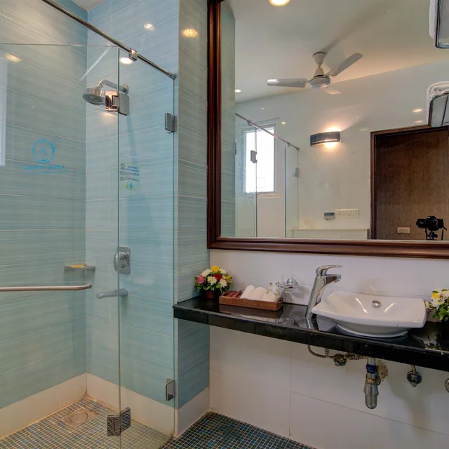 غرفة بريميوم بسرير كينج، Godwin Hotel Goa 3/5