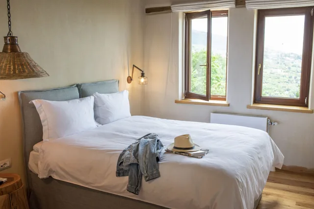 Semi Room, Premium, Suite, 2 Queen Beds, Ocean View، To Stefani Tis Makrinas 1/8