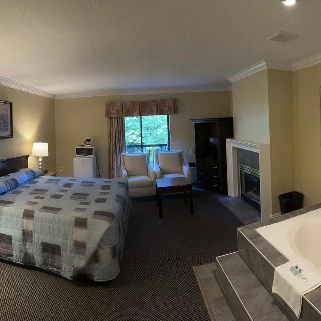 جناح بجاكوزي، Canadian Inn 1/9