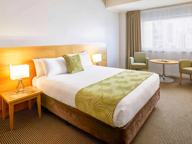 غرفة بسرير كوين، Novotel Perth Langley 1/2