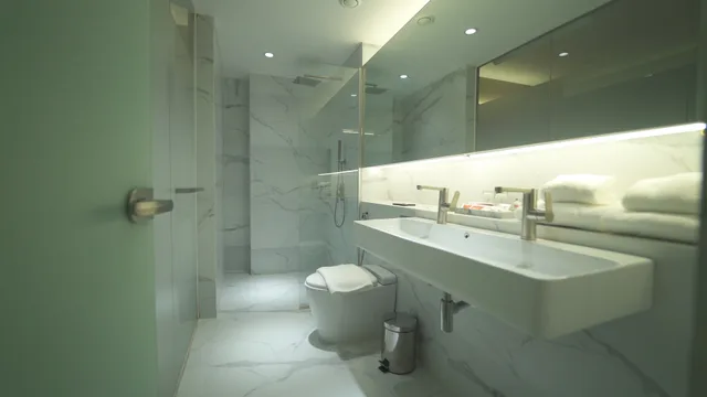 Deluxe, Double Bed, Red Hotel Cubao 4/4