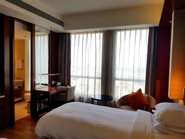 غرفة بسريرين منفصلين بإطلالة على المسبح، Hyatt Regency Amritsar Hotel & Spa 1/6