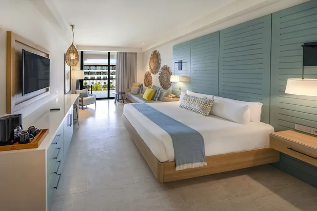 Tropical, Junior Suite, King Bed, Adults Only Club at Lopesan Costa Bavaro 1/2