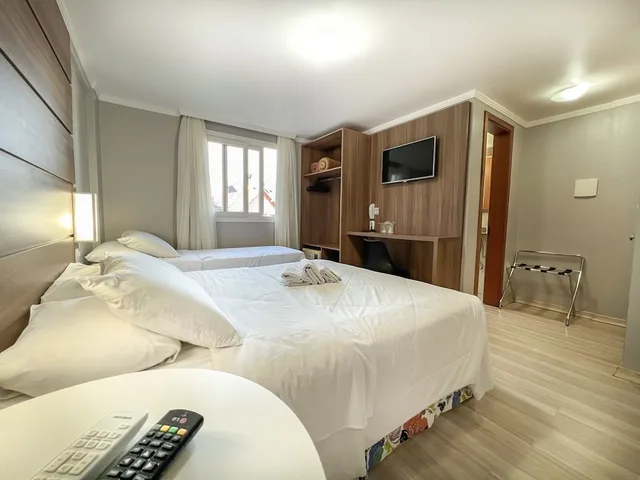 Deluxe, Triple, 1 Double and 1 Single Bed, Pousada Viena 4/5