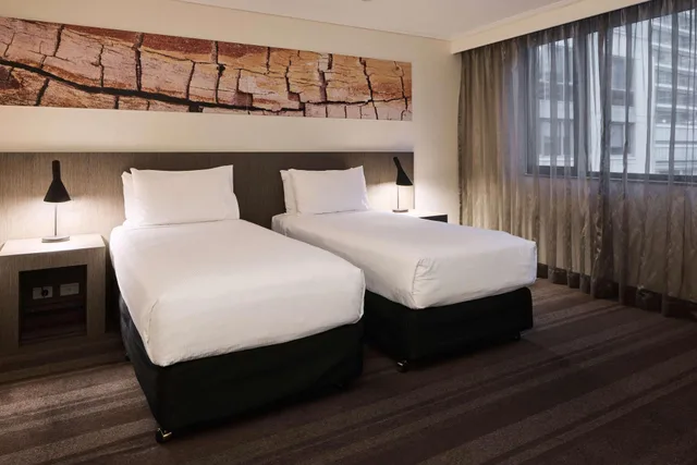Deluxe Twin, RYDGES WORLD SQUARE 2/5