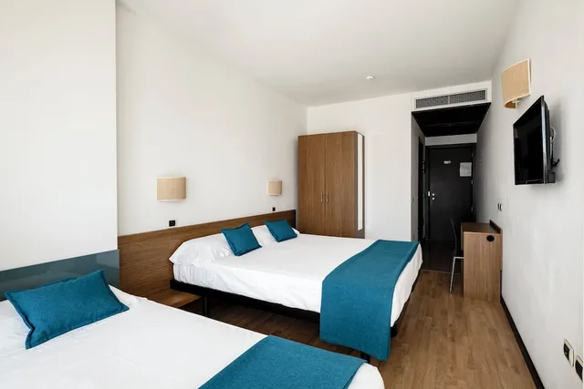 غرفة ثلاثية بثلاثة أسرّة، Hotel Cristallo Rimini 1/7