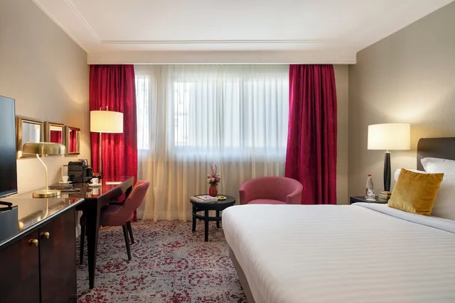 غرفة سوبيريور بسريرين منفصلين، Warwick Paris Champs-Elysees 1/4