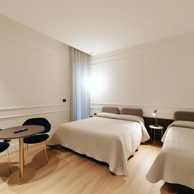 Room, Triple, Albergo Italia 2/7