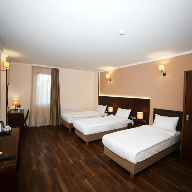 غرفة ثلاثية بإطلالة على المدينة، Corner Inn 6/10