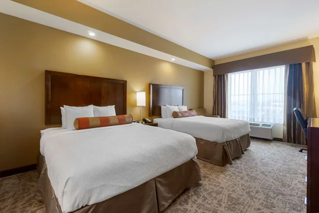 غرفة بسريرين كوين بحوض استحمام لذوي الإعاقة، Best Western Plus Lacey Inn & Suites 3/4