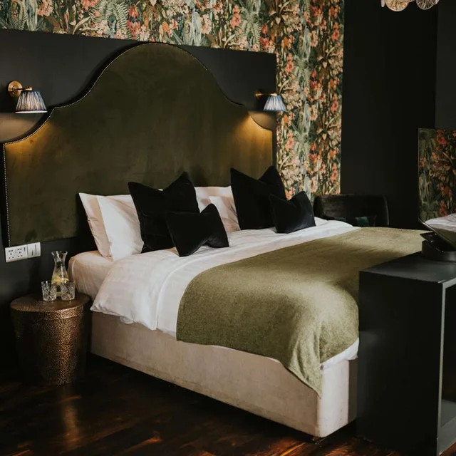 جناح جونيور بسرير كينج بحوض استحمام، The Croft Hotel 6/6