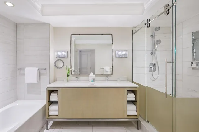 غرفة ديلوكس بسريرين كوين بإطلالة على الفناء، Hotel Clio, a Luxury Collection Hotel, Denver Cherry Creek 9/10
