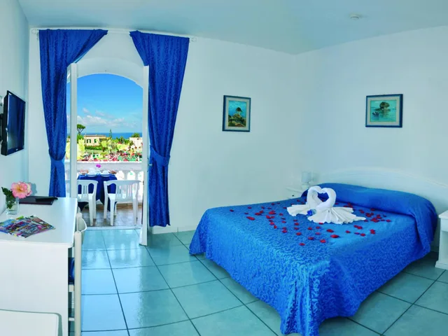 جناح جونيور بإطلالة على البحر، Hotel Galidon Terme Ischia Village 1/5