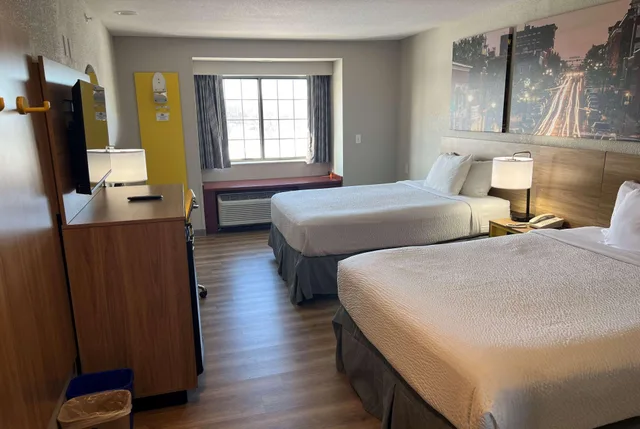 غرفة بسريرين كوين، Days Inn by Wyndham near Kansas Speedway 5/9