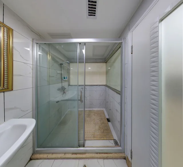 Business, Queen Bed, Yoyo International Apartment 9/10