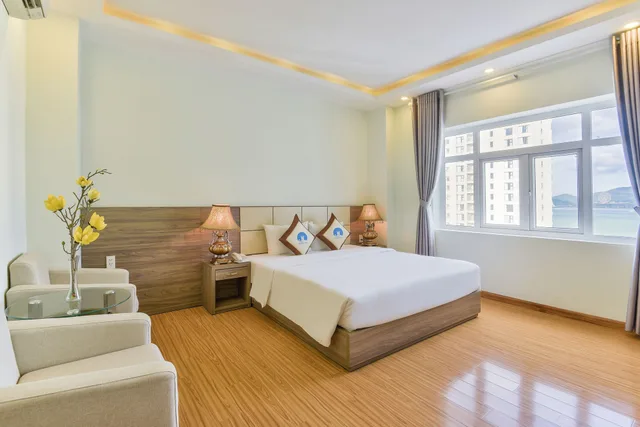غرفة بريميير بسريرين منفصلين بإطلالة على البحر بغرفة نوم واحدة، Sky Beach D20 Nha Trang Hotel 3/5