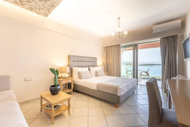 غرفة ديلوكس بسرير مزدوج بإطلالة على البحر، Balcony Hotel 2/8