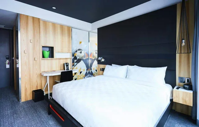 غرفة بسرير كينج بإطلالة على المرفأ، Alt Hotel St Johns 2/3