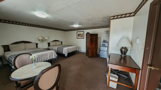غرفة قياسية بسريرين كوين، Delta Motel 1/1