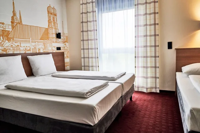 غرفة أساسية ثلاثية بثلاثة أسرّة، McDreams Hotel Munchen - Messe 1/4
