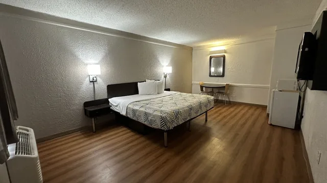 غرفة ديلوكس بسرير كينج، Motel6 Beaumont, TX 5/10